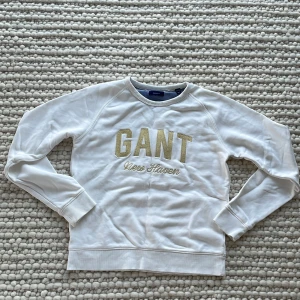 Vit tröja  - 158/164 cm, 13-14 år, GANT, Inte använd 