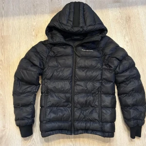 Peak Performance Jacka - Använd ca 1 månad, superfint skick som ny