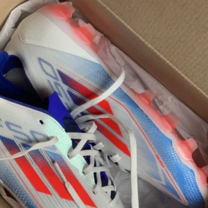 Adidas f50 pro - Säljer mina adidas f50 pro. Använd 4-5 gånger skriv för fler frågor!