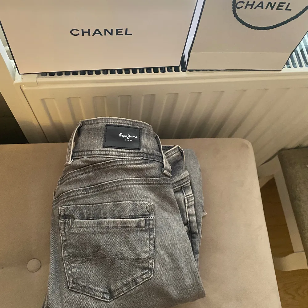 Super fina ltb jeans men dom har blivit för små för mig ❤️❤️ jag är 166 som preferens och bär strl 36❤️ endast testade, skriv privat för fler bilder. Jeans & Byxor.