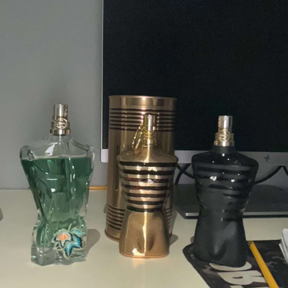 Parfymflaskor i unika former