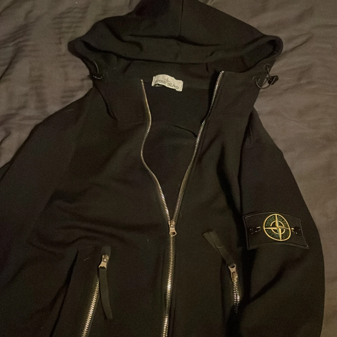 Svart hoodie från Stone Island - 90
