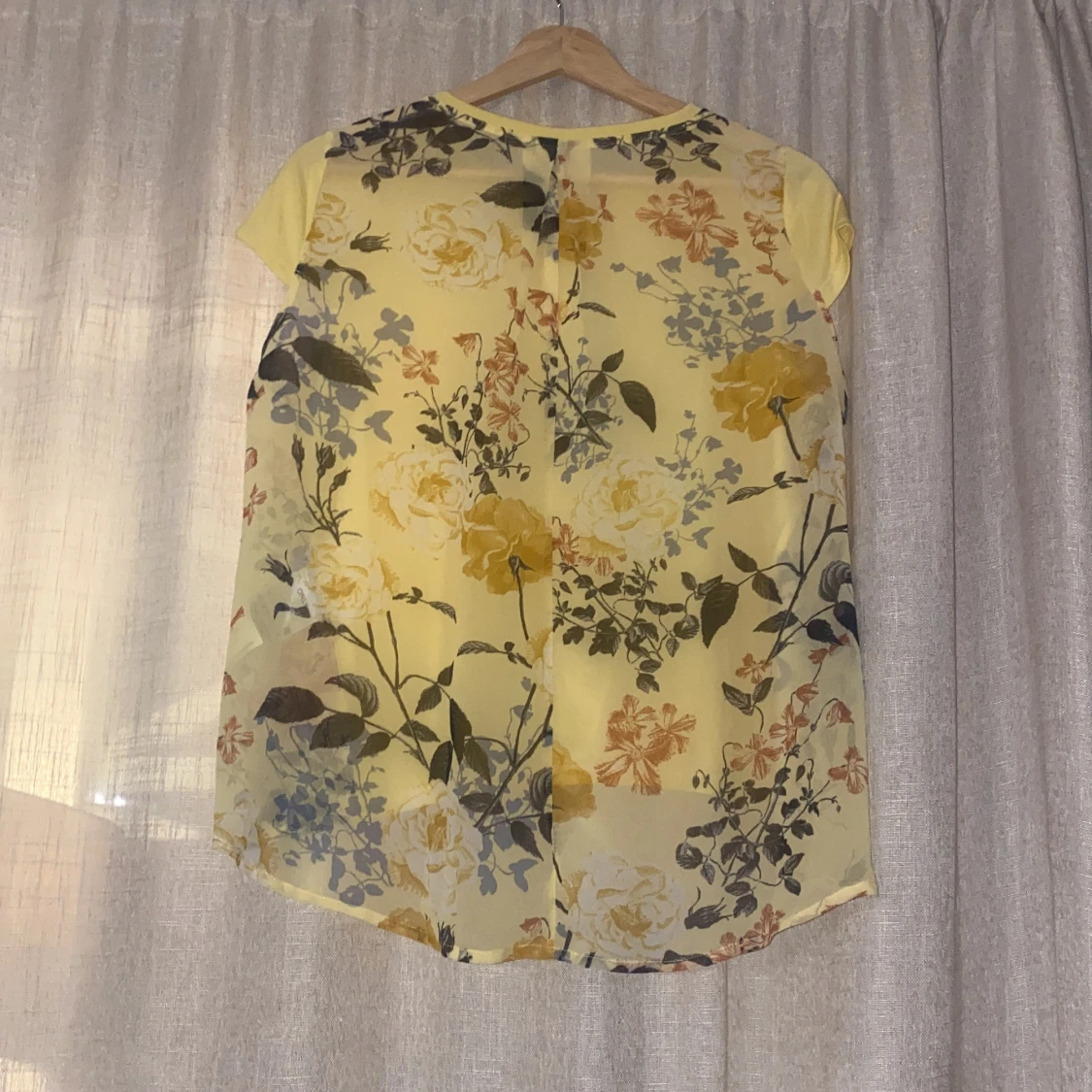 Gul blommig topp från ONLY - 4
