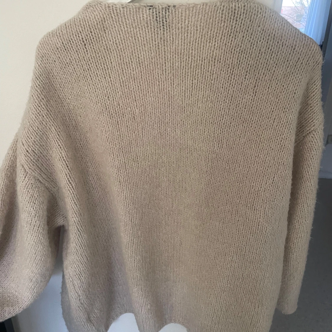 Beige stickad kofta från Lindex - 90