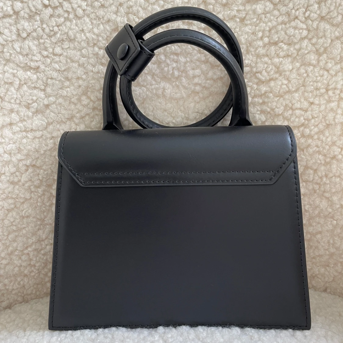 Svart populär handväska - 91