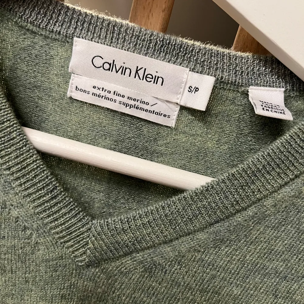 Calvin klein tröja. Ljusgrön i storlek S dam. I bra skick. 100 % i merinoull.. Tröjor & Koftor.