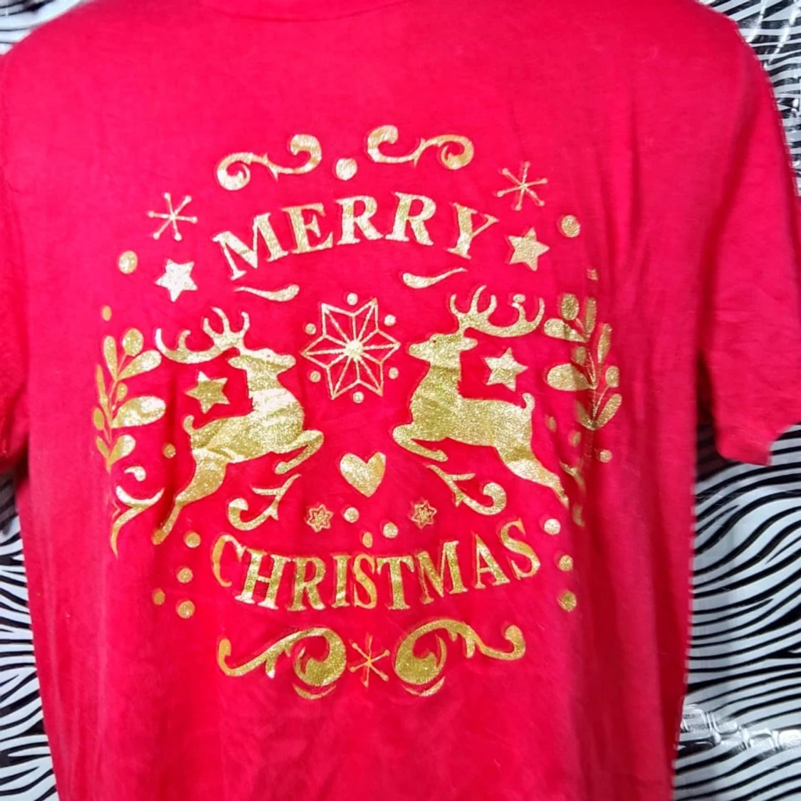 Röd jultröja med guldtryck - 90