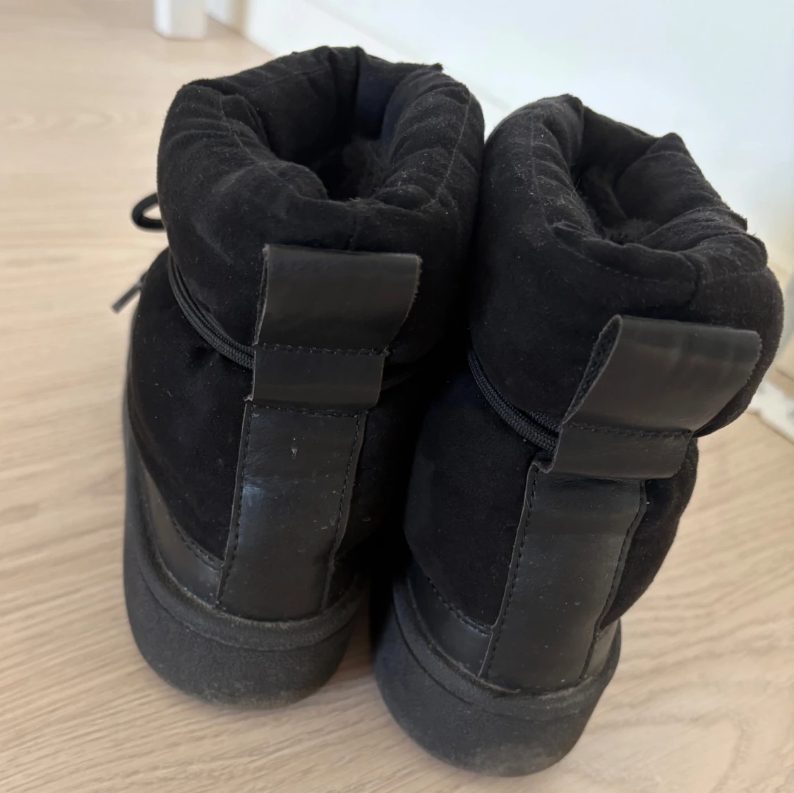 Svarta vinterboots med snörning - 92