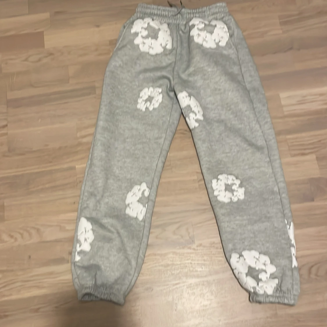 Denim tears byxor grå