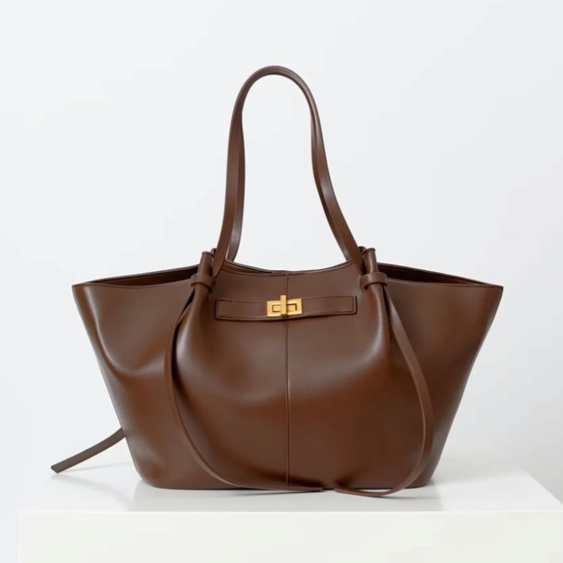 Brun axelväska i skinn