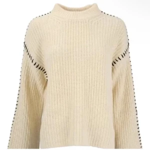 Beige stickad tröja från Gina Tricot - Säljer denna fina stickade tröjan från Gina. Använd en gång i jätte bra skick, . Skriv om du har frågor 💖HAR DEN I SVART OCKSÅ 