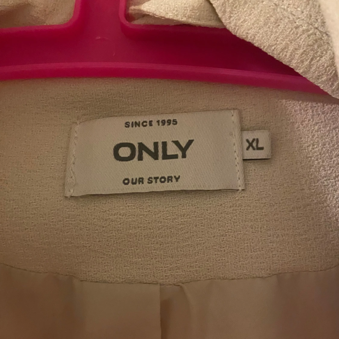 Beige kappa från ONLY - 91