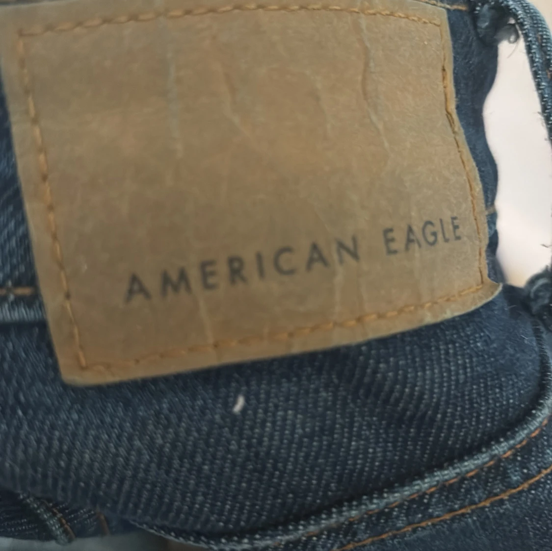 Mörkblå jeans från American Eagle - 92