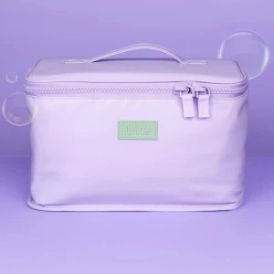 Ljuslila necessär från Lyko - Lykos julkalender som är helt slutsåld, värde ca. 5300kr 💜