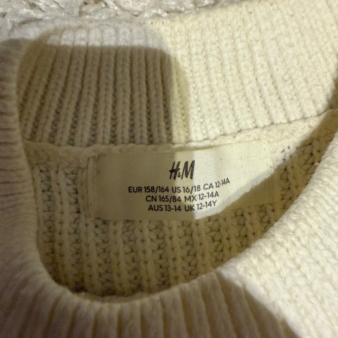 Vit stickad tröja från H&M - 91