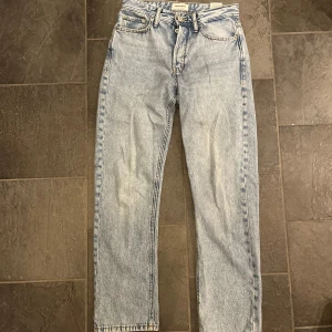 Jack and Jones jeans  - Jack and Jones jeans relaxed chris storlek w29 L32 endas använda två gånger så i fint skick 