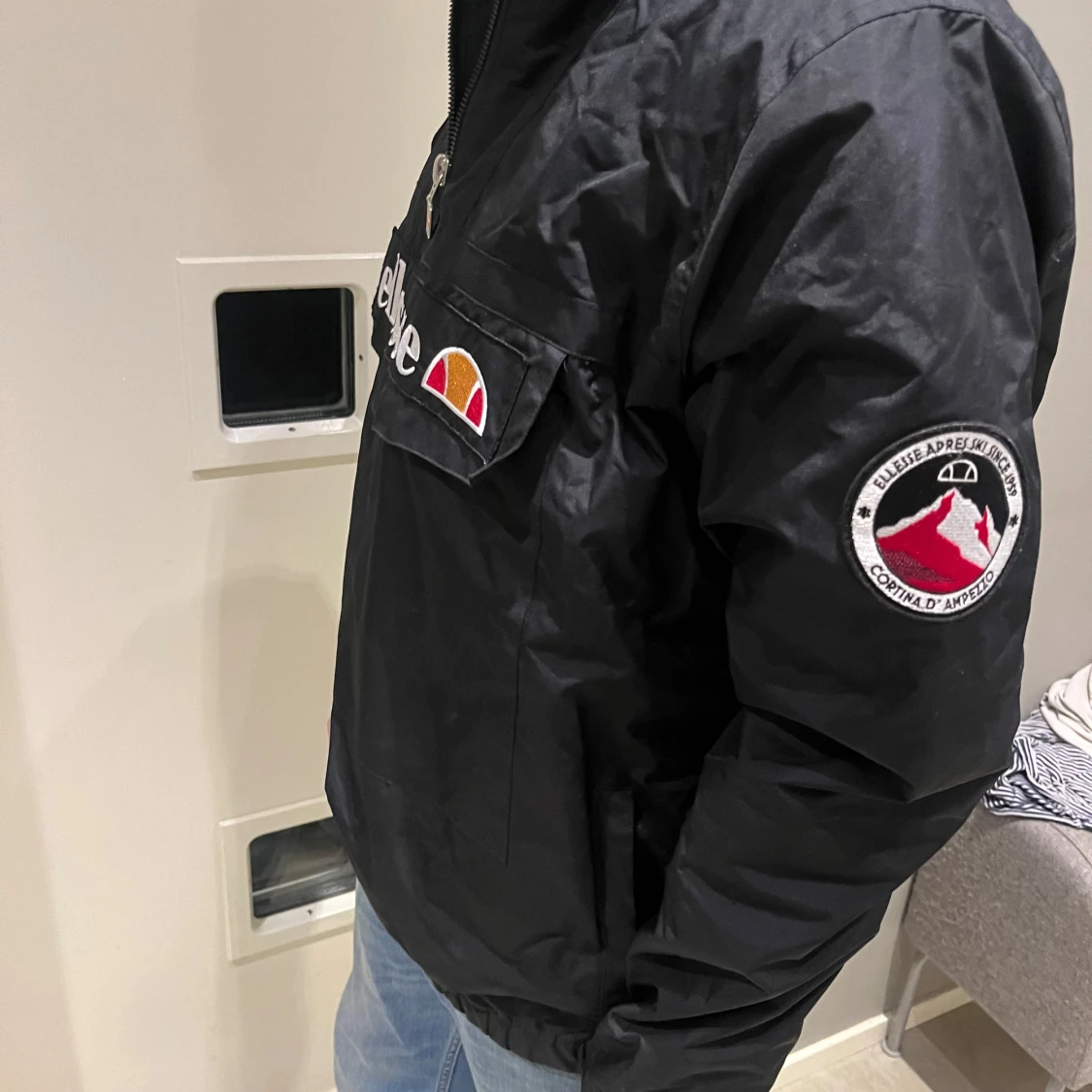 Svart jacka från Ellesse - 90