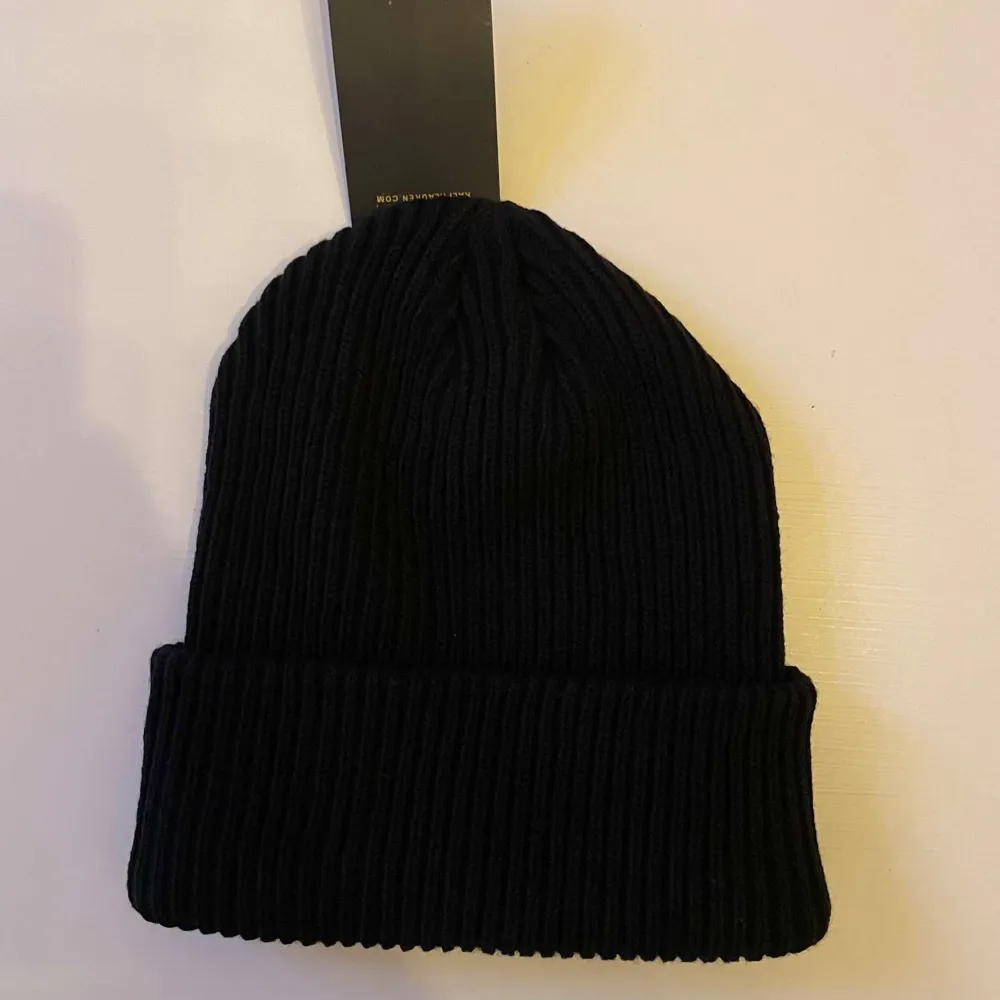 Ralph Lauren Mössa | Skick 10/10 ( Helt ny) | Onesize | Vårt pris: 399 kr) | Skickas spårbart med postnord | Hör Av er vid frågor eller funderingar!. Accessoarer.