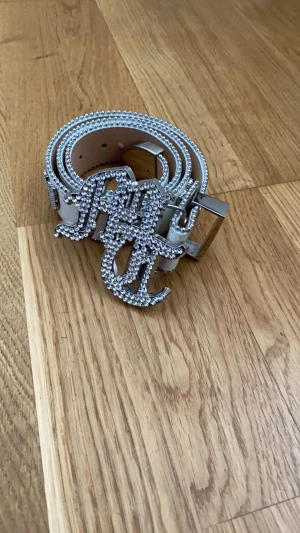 Tuttolente bälte - Köpt 2022 på deras hemsida knappt använt 