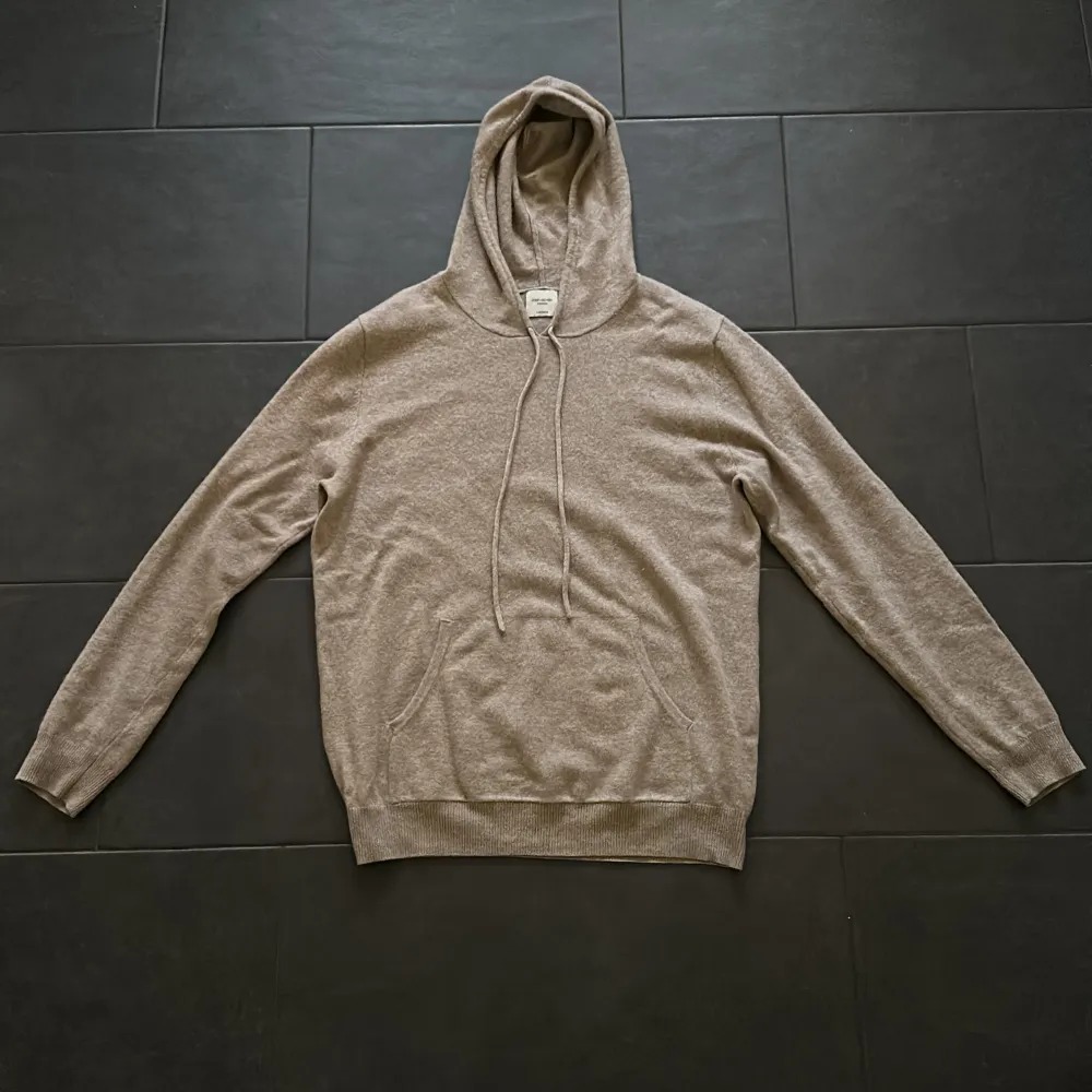 Nästa helt ny John Henric cashmere Hoodie. 9,5/10 . Hoodies.