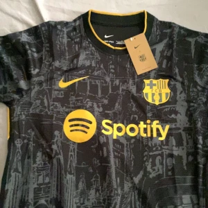 Fc barcenola tröja  - Fc barcenola t shirt 