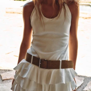 Zara klänning med bälte  - Sååå snygg, använd en gång! Köpt för 400 kr 