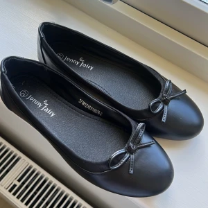 Ballerina 37 - Nya ballerina strl 37 200kr