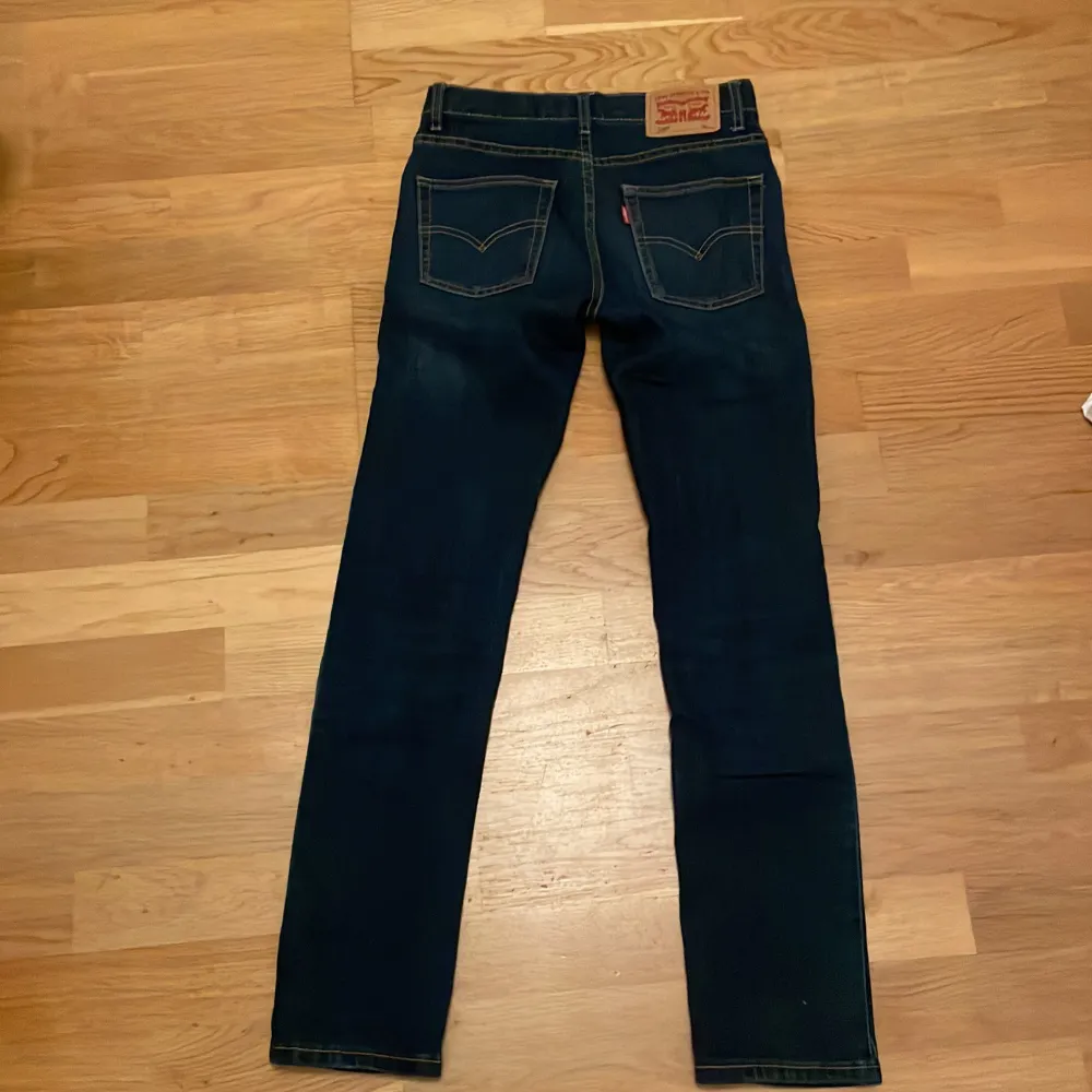 Levis jeans 510 skinny. Riktigt fint skick. Storlek 12a.. Jeans & Byxor.