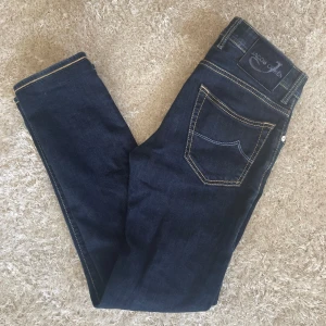 Jacob Cohen jeans - Jacob Cohen jeans Storlek 29 Nyskick