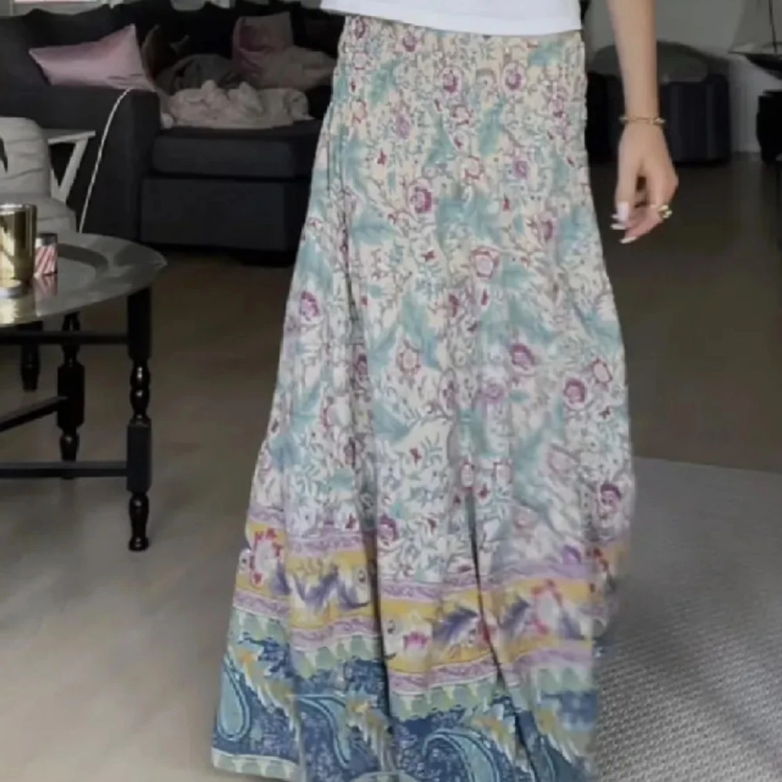 lång mönstrad kjol