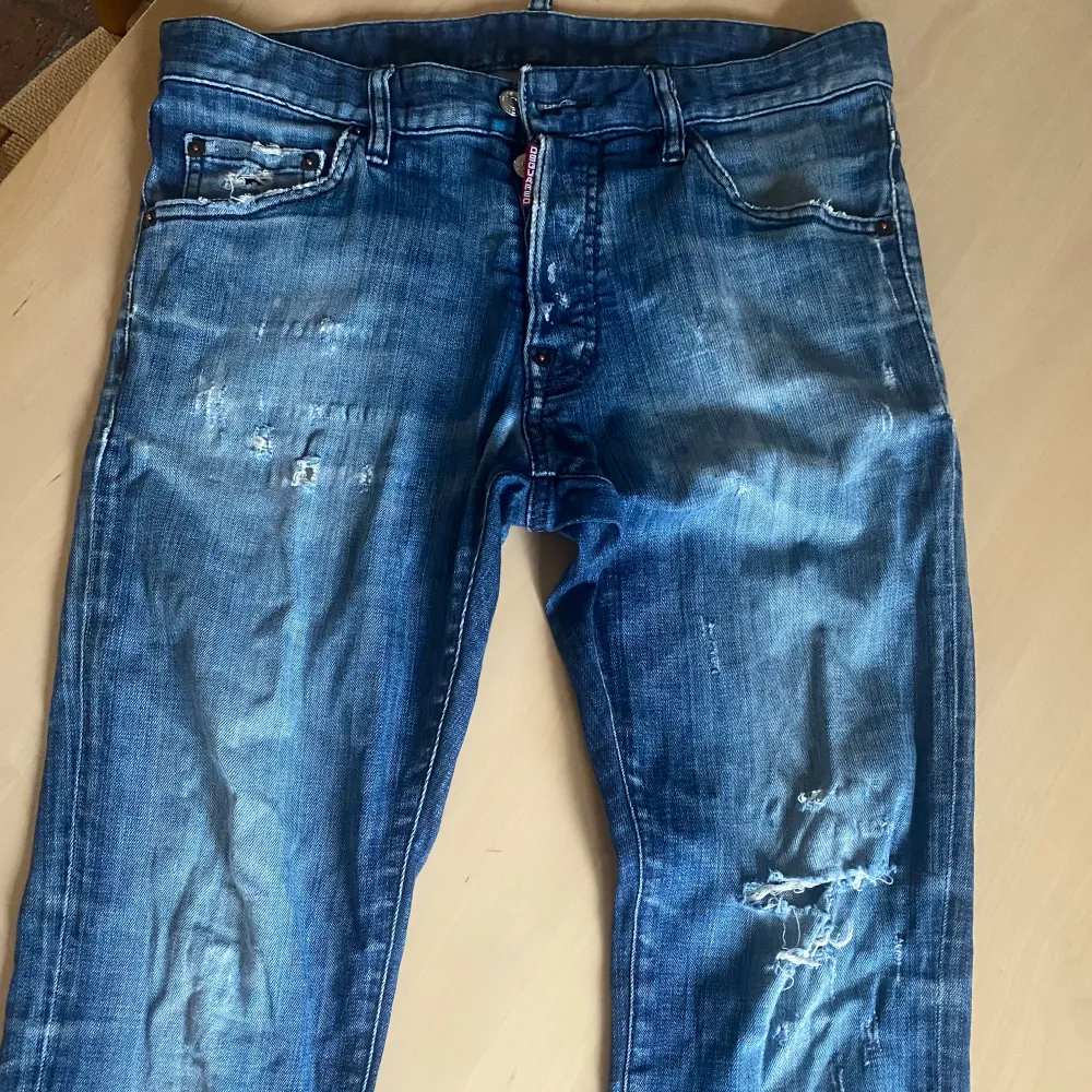 Dsquared jeans i använt skick. Jeans & Byxor.