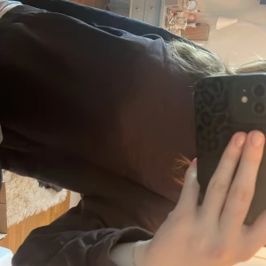 Brun collegetröja oversized - Ny skick, inga fläckar