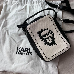 Karl Lagerfeld väska - I väldigt gott skick
