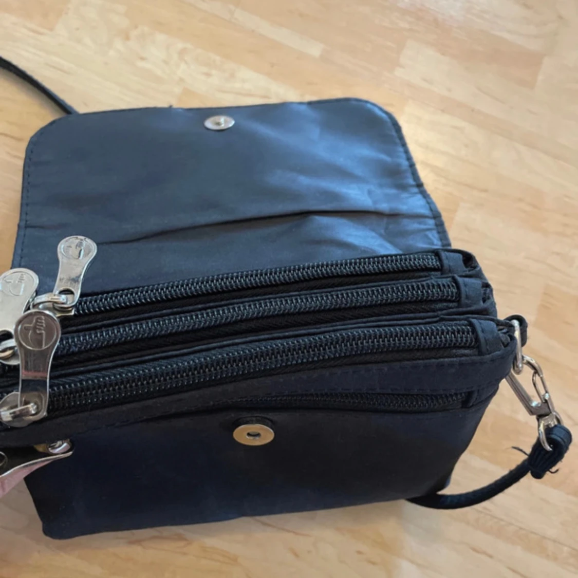 Svart handväska  - 91