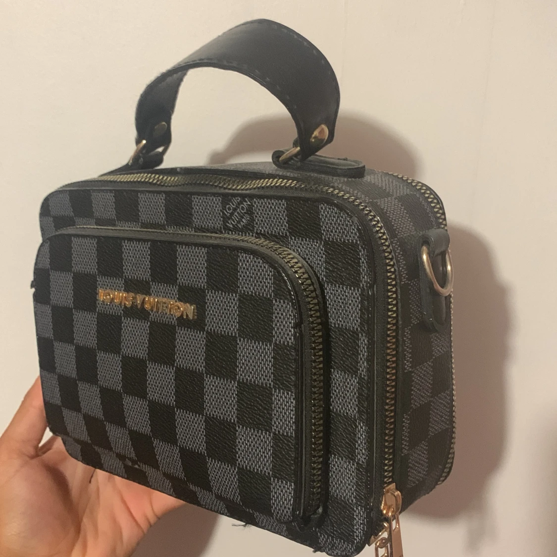 Otroligt fin väska, prisk kan diskuteras :) - 90