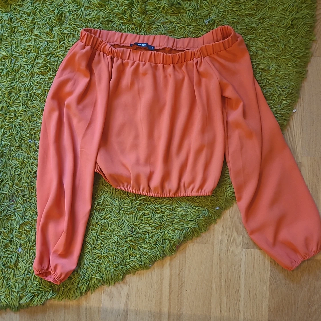 Bikbok no shoulder tröja