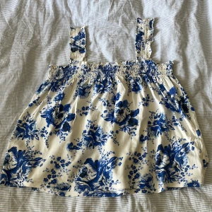 Blommig topp💓 - Fin sommar topp ifrån Kappahl💗Priset kan diskuteras.