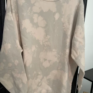 Zara sweatshirt  - Zara tröja, dip dye, fint skick, stl M.