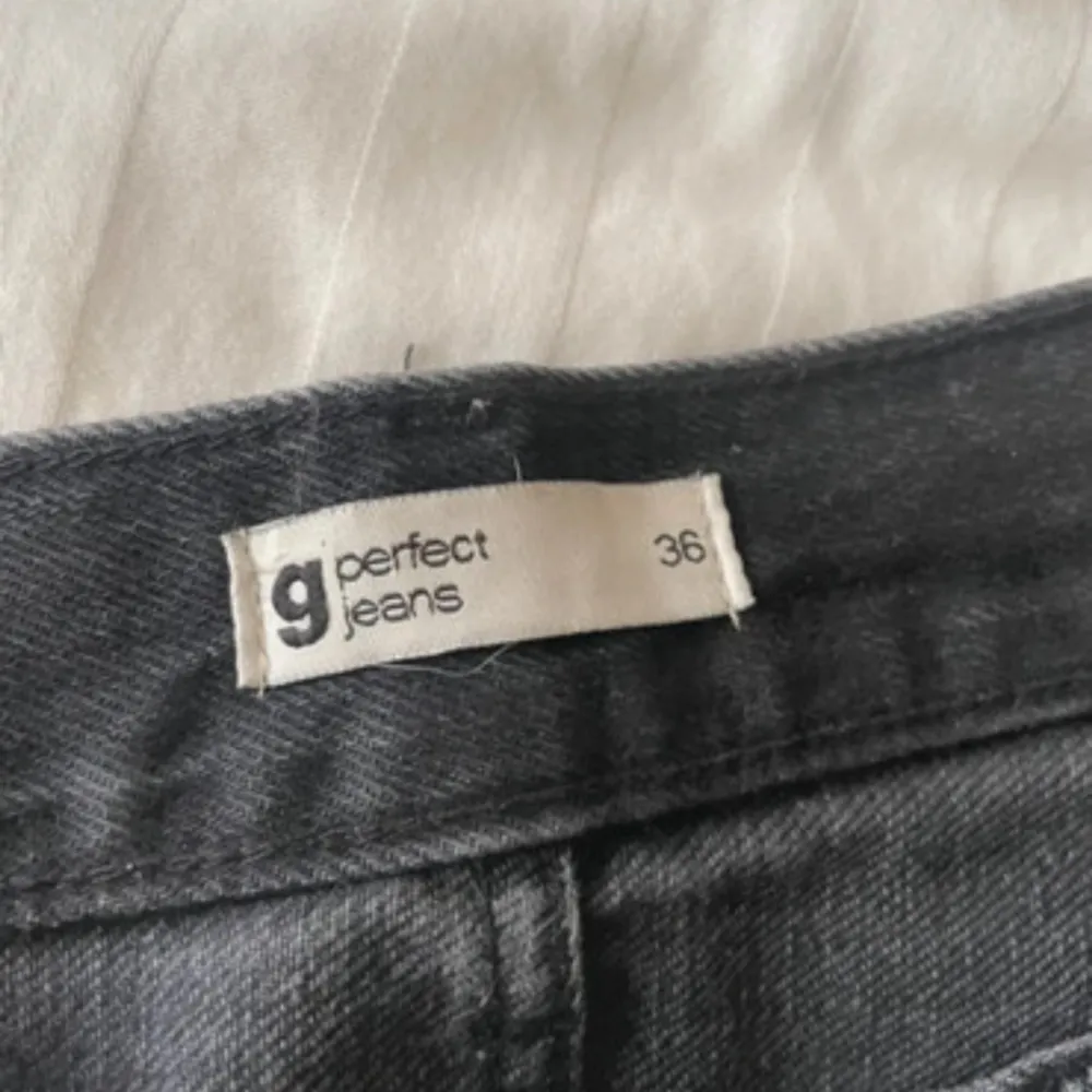 Säljer dessa jeans från Gina trico i strl 36. Jeans & Byxor.