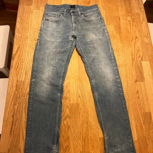 Tiger of sweden jeans - Säljer nu ett par tiger of sweden jeans, style Iggy. Storleken är 30/32. Skicket är 9/10 har använts lite men inga defekter på byxorna. Skriv om ni har frågor