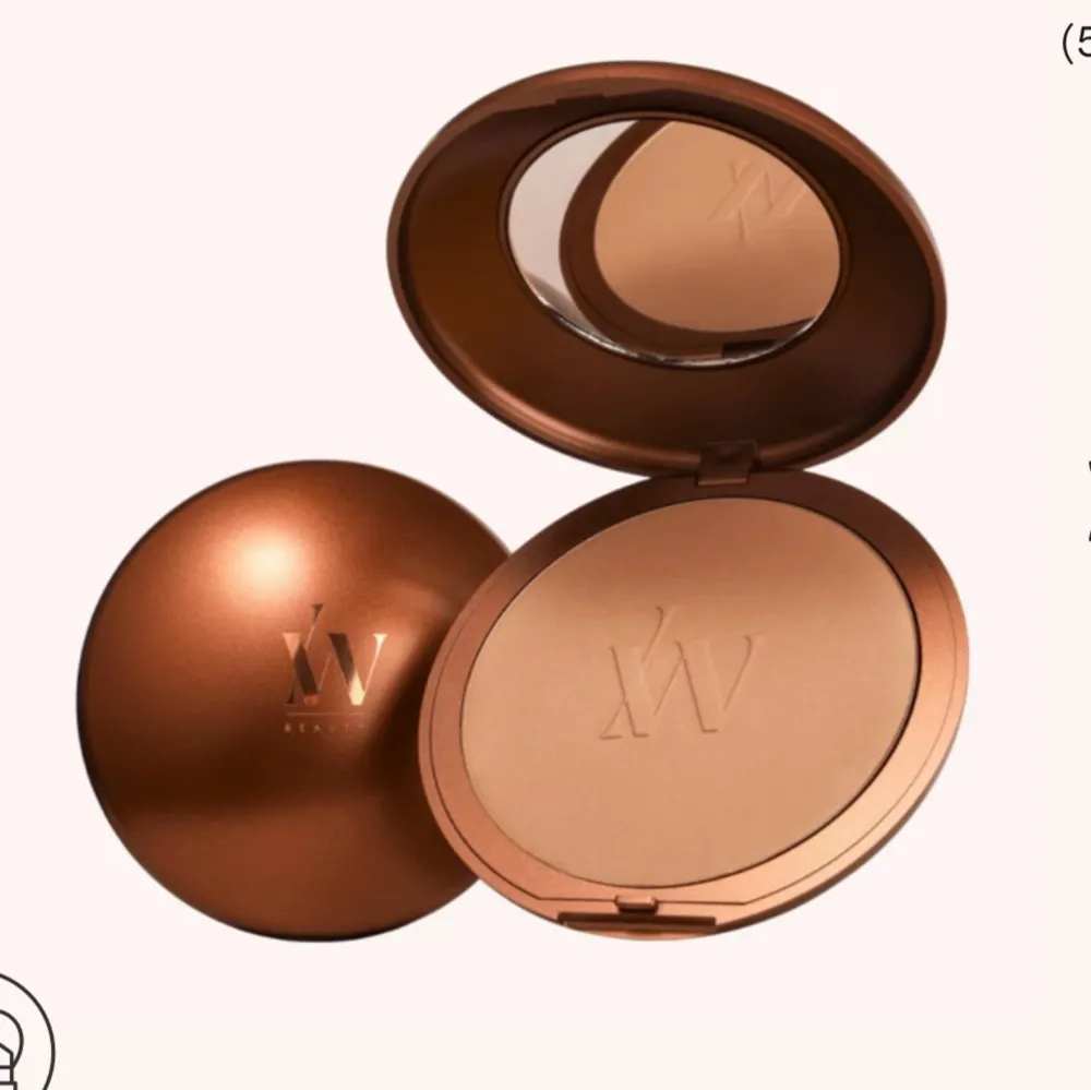 Ida warg silk bronzer i färgen 10 Playita. Använd ca 3 gånger💗. Skönhet.