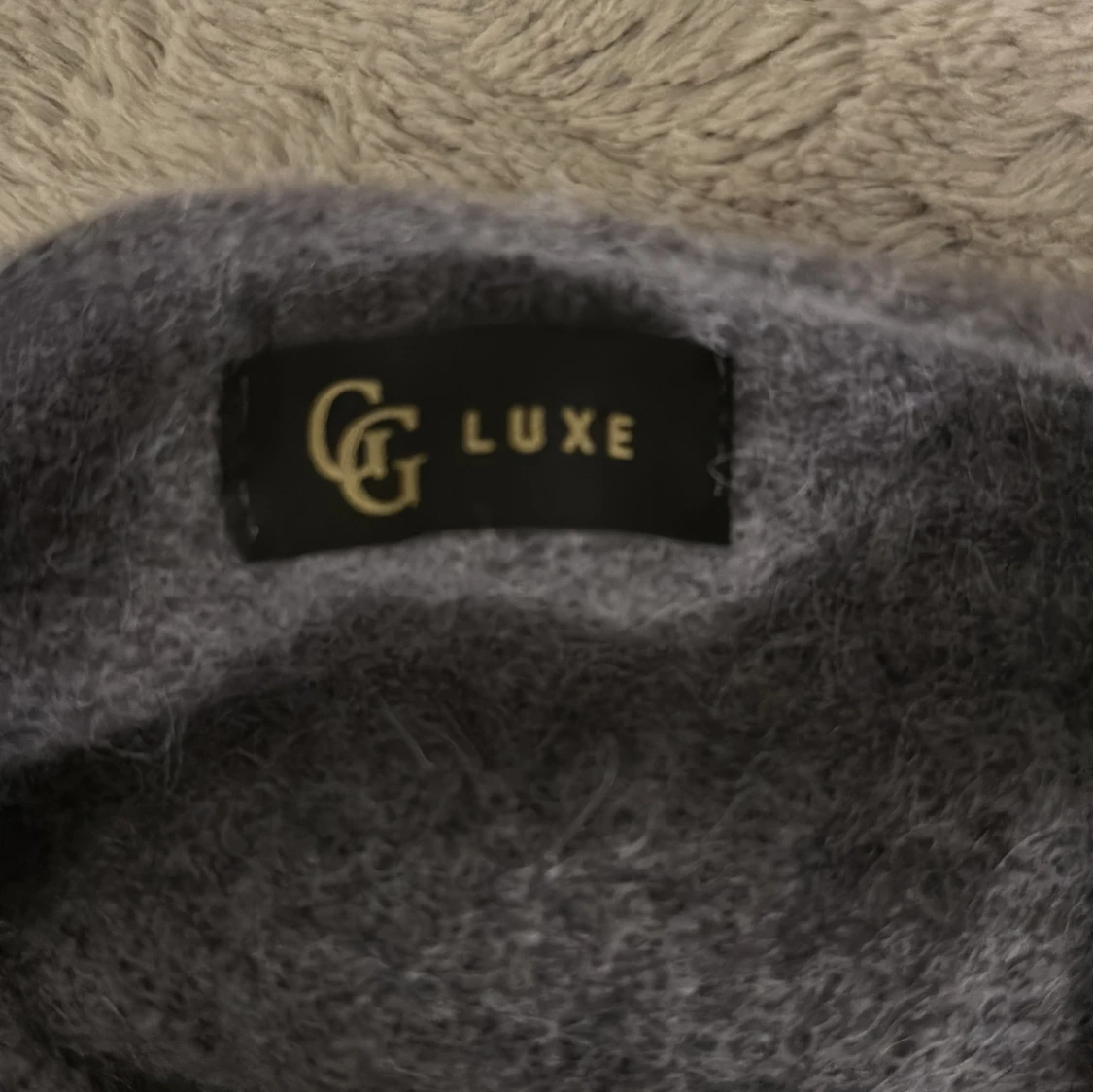 Grå tröja från GG Luxe - 2