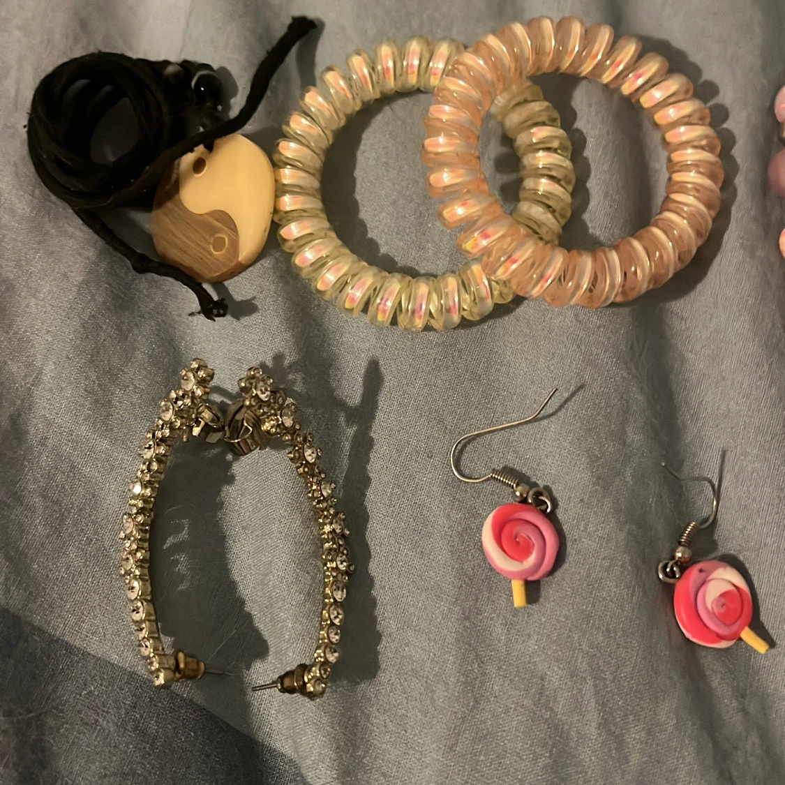 Blandade smycken och accessoarer - 1