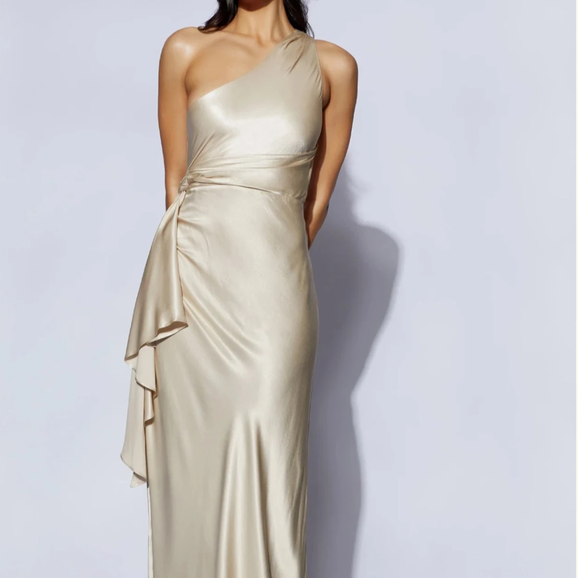 Champagnefärgad balklänning   - 1