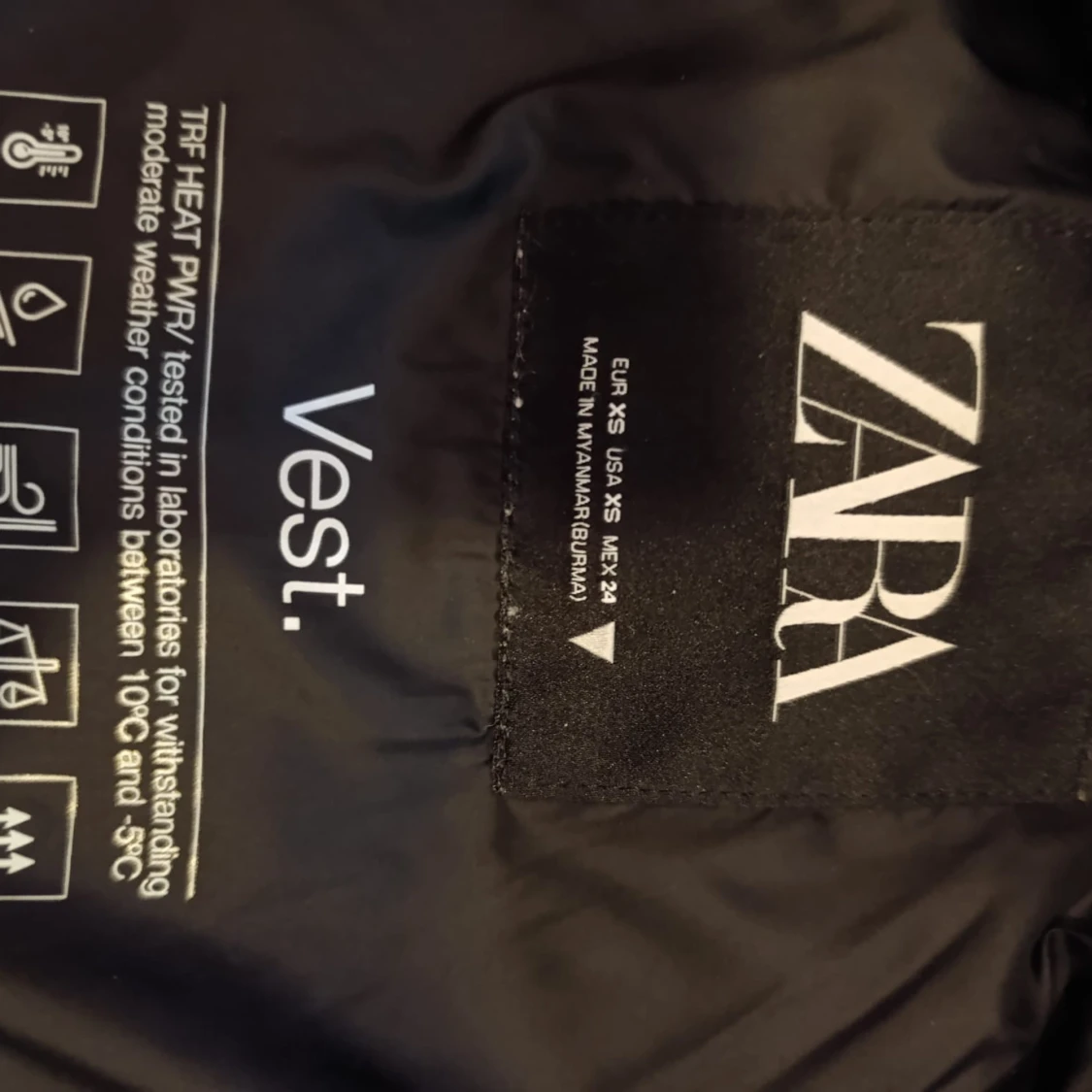 Svart dunväst från Zara - 2