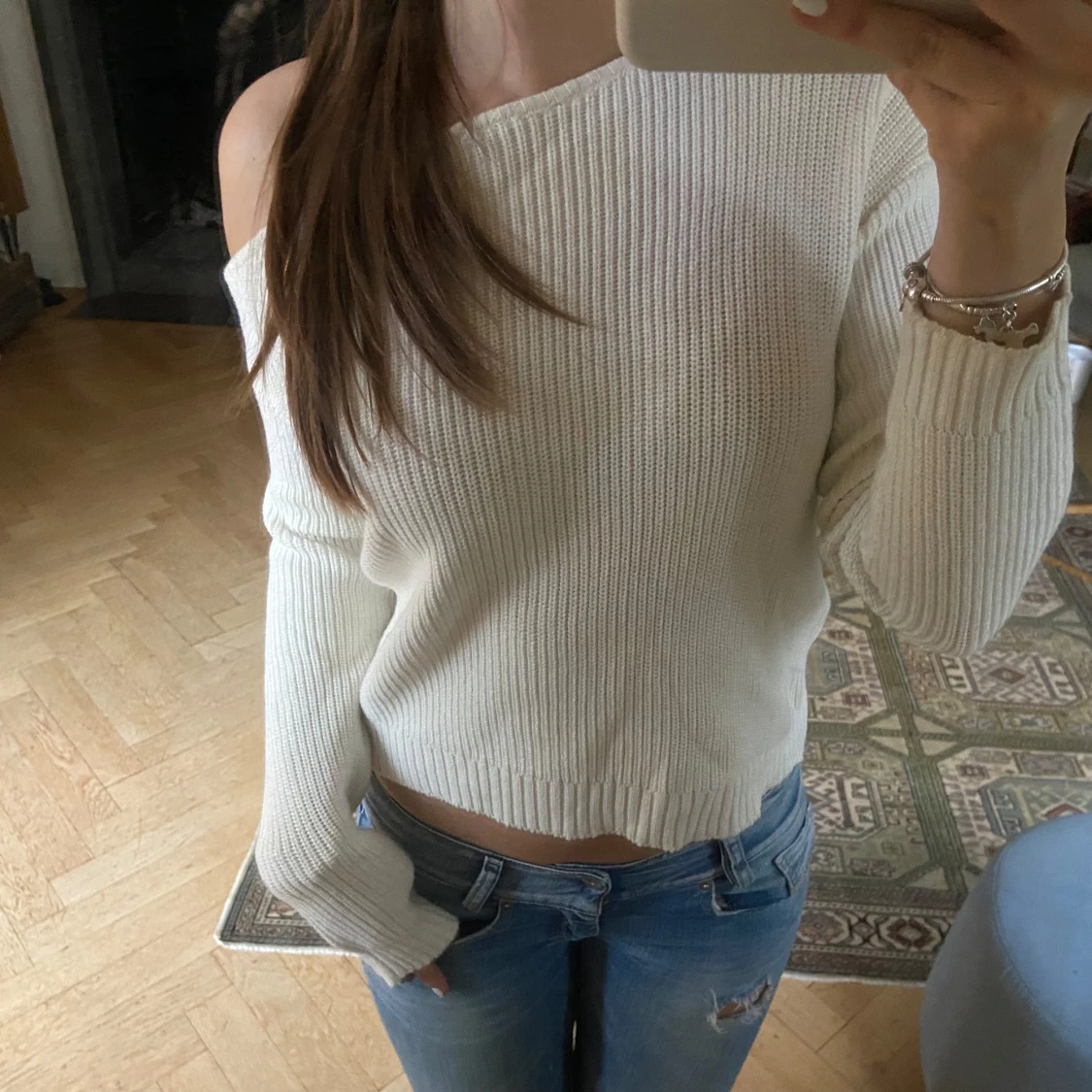 Vit offshoulder tröja