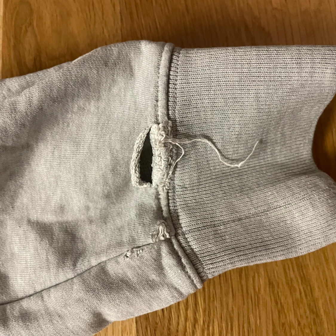 Grå hoodie från Palace - 3