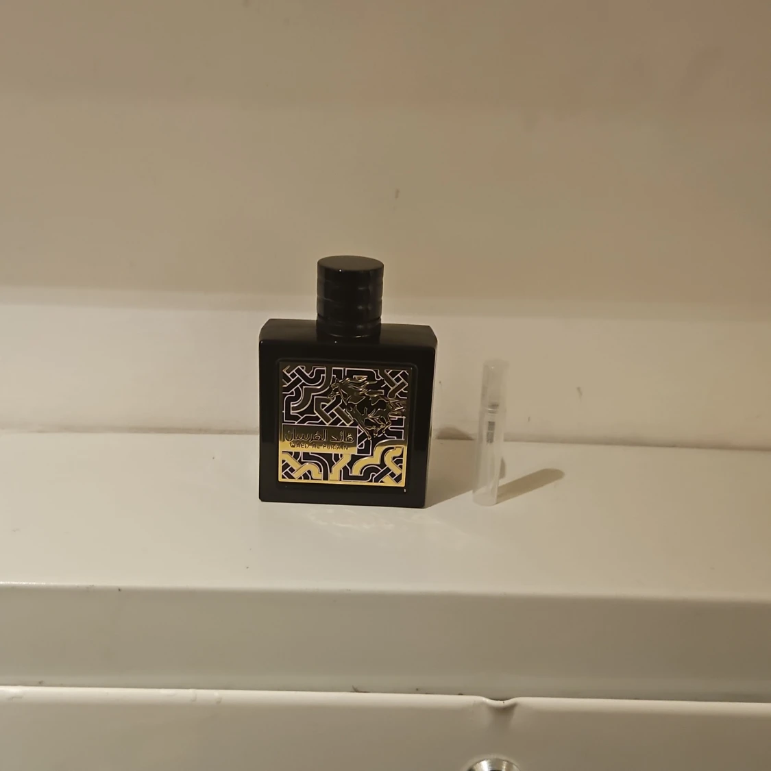 Qaed Al Fursan från Lattafa)SAMPLES)5mll