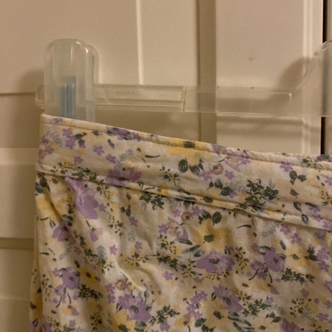 Blommig kjol med snörning - 4