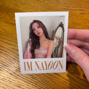 Nayeon Twice Polaroid  - Från Im Nayeon album
